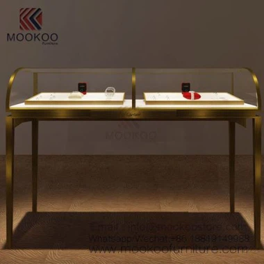 کرٹئیر جیولری ڈسپلے۔